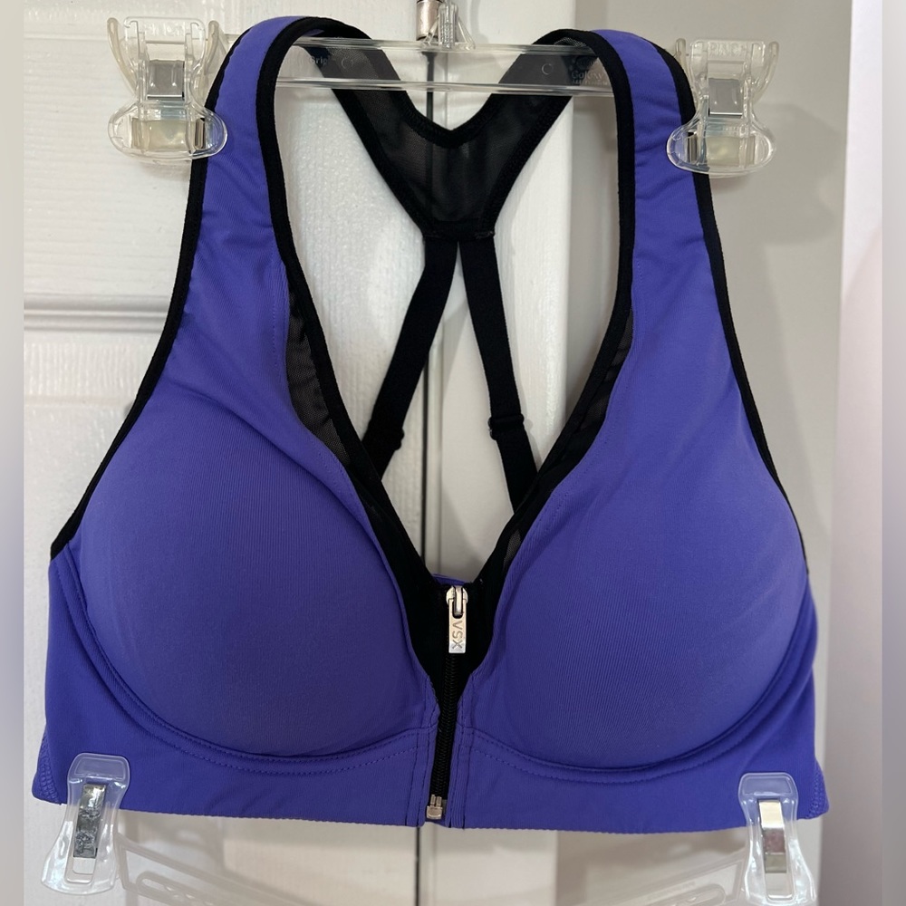VS sports bra, very comfortable, very good condition